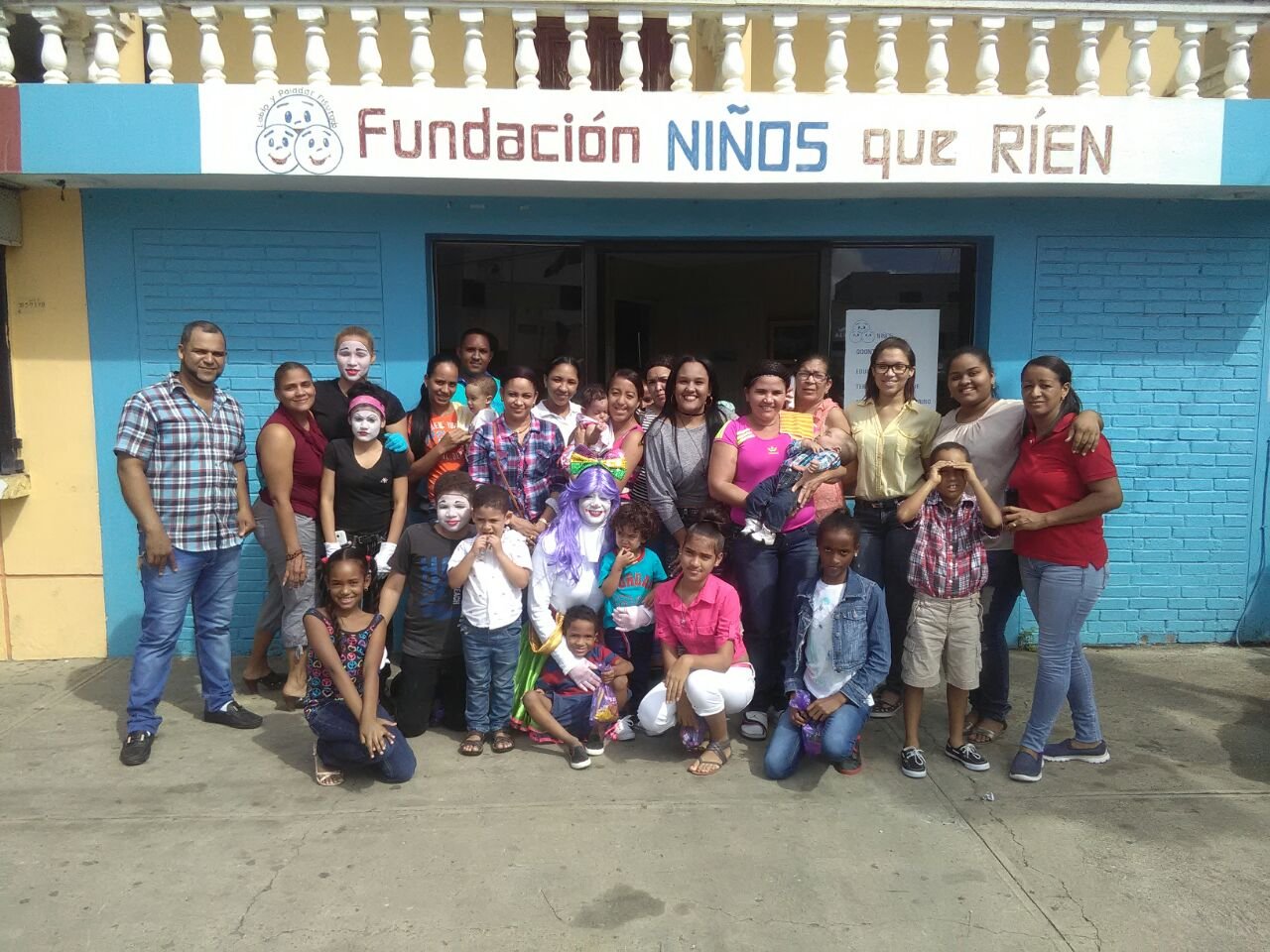 Fiesta de navidad Fundación Niños Que Rien 25 de noviembre