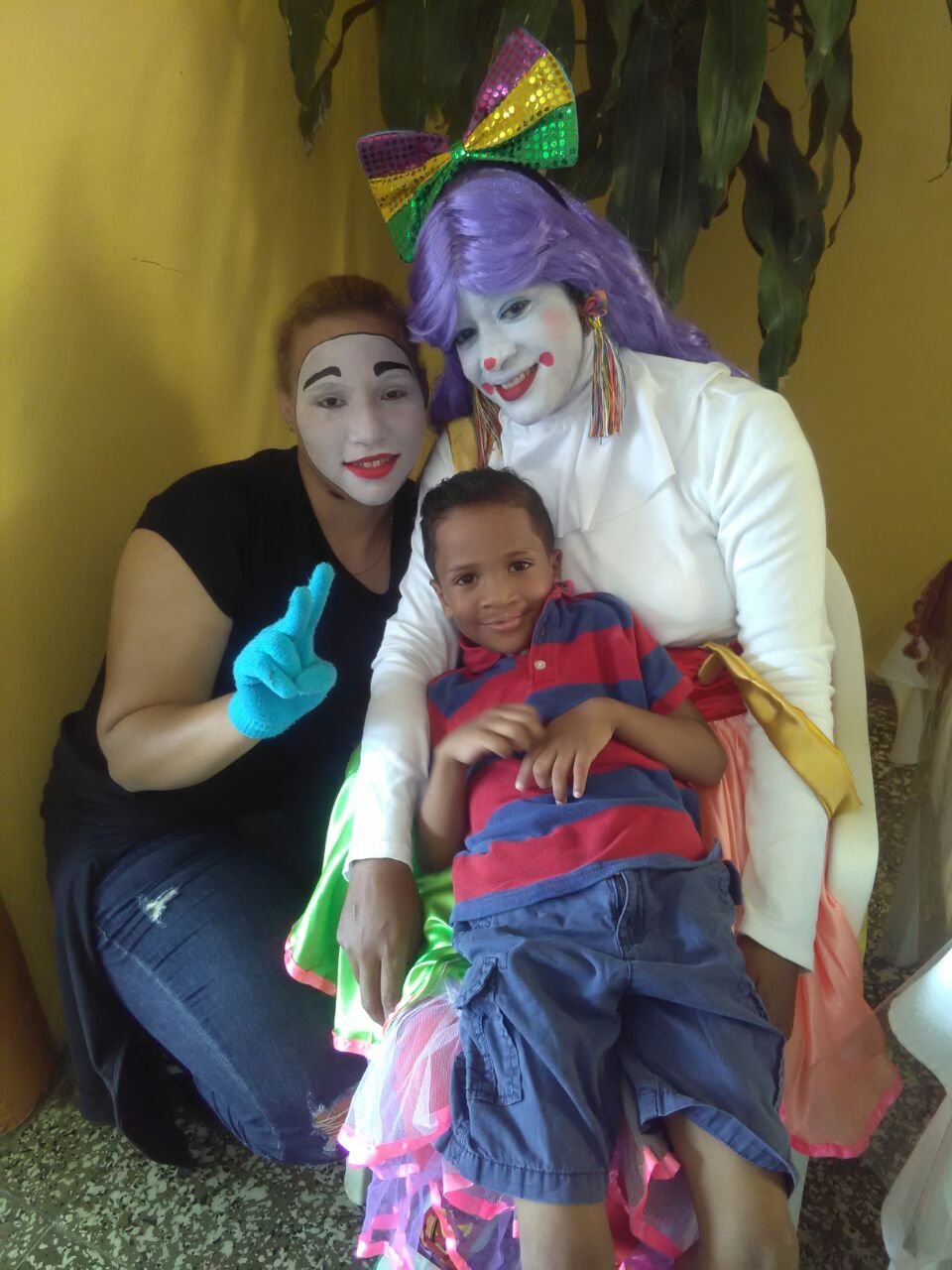 Fiesta de navidad Fundación Niños Que Rien 25 de noviembre